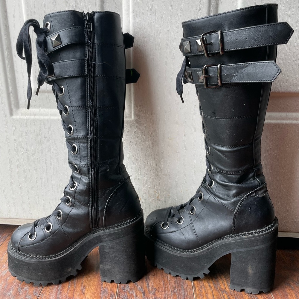 Demonia assault 202 boots